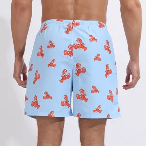 Vue arrière détaillée du short de bain décontracté pour homme avec motif de homard.
