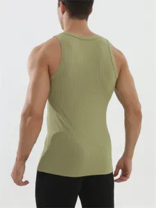 Rugdetail van de geribbelde heren tanktop, met een comfortabele ademende mouwloze pasvorm.