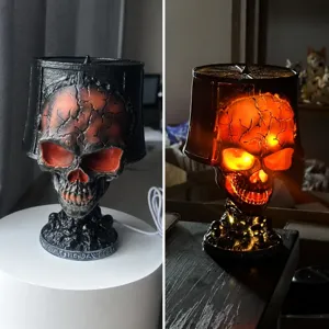 Φωτιστικό κεφαλής νεκροκεφαλής ρητίνης Halloween, λεπτομέρεια φωτισμού διακόσμησης.
