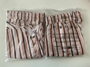 Striped casual shorts detail, breathable woven fabric, comfortable elastic waistband.