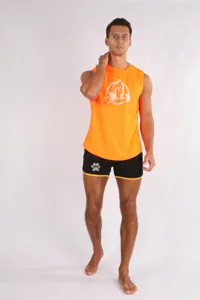 Canotta da fitness smanicata da uomo ad asciugatura rapida con pantaloncini per allenamento estivo.