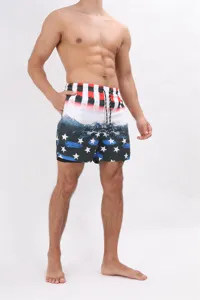 Dettaglio pantaloncini mare uomo, pantaloncini spiaggia asciugatura rapida stampa.