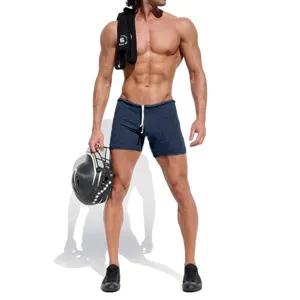 Herren Sport Kordelzug Shorts Detailansicht, mit bequemen atmungsaktiven Stoffen gestaltet.