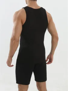 Achterdetail van een zwarte heren tanktop met ribbels, voor een slanke en comfortabele pasvorm.