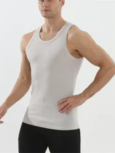 Heren geribbelde tanktop voor zomertitness, ademend mouwloos sporthemd voor training.