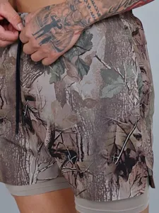 Short de sport camouflage 2 en 1 pour homme pour le fitness en plein air, course et entraînement.