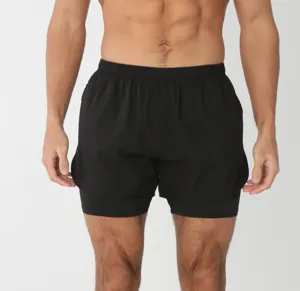 Short de sport 2 en 1 pour homme, vue de detail respirant seche-vite fitness running.