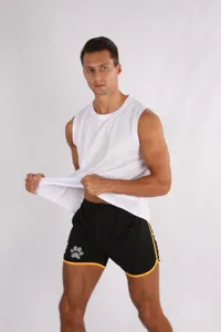 Set canotta sportiva smanicata ad asciugatura rapida e pantaloncini da uomo estate.