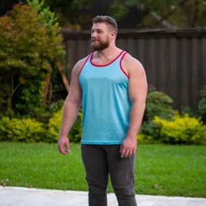 Camiseta de tirantes deportiva de malla transpirable para hombre con borde rojo fitness