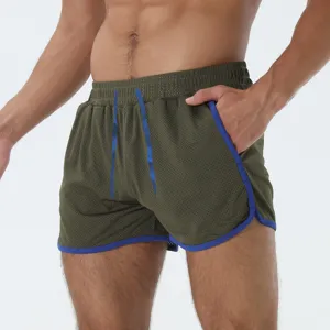 Pantaloncini sportivi in mesh traspirante da uomo con coulisse a contrasto e tasche.