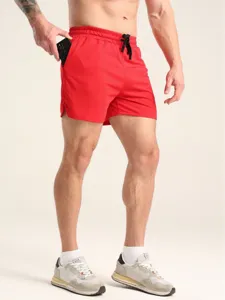 Pantaloncini sportivi casual estivi rossi da uomo con comode tasche laterali e coulisse.