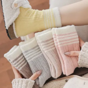 Damen Herbst Winter dicke gefütterte Socken süße gestreifte warme kuschelige Socken für den Alltag
