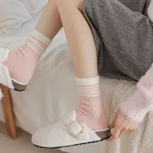 Damen kuschelige Plüsch gestreifte Socken und flauschige Hausschuhe süßer warmer Stil