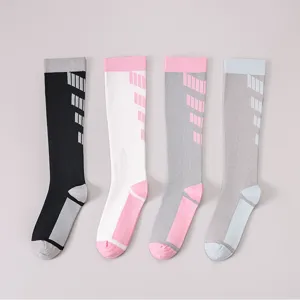 Damen Professionelle Sportsocken Rutschfeste Yoga Fitness Kompressionsstrümpfe Wadenhoch Nylon Polyester Socken Für Das Fitnessstudio