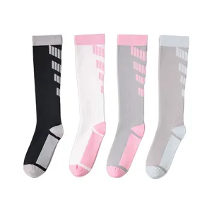 Damen Kompressions Sport Socken, Knielang Fitness Yoga lange Socken, vier Paar Set Design.