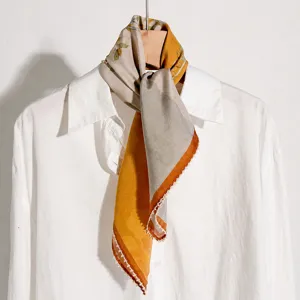 Foulard en Soie de Mûrier de Luxe pour Femmes Foulard Carré Imprimé Floral Vintage Élégante Bordure en Dentelle