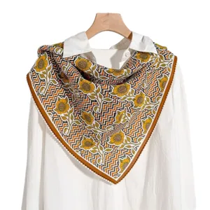 Foulard en soie vintage avec motif tournesol rétro et bordure chevron pour femmes.