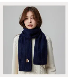 Eleganter dunkelblauer Strickschal für Damen, warmer Rippstrick-Wollmischgewebe Halswärmer.