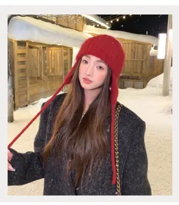 Mujer invierno calido gorro tejido rojo orejeras estilo frio tocado de moda elegante