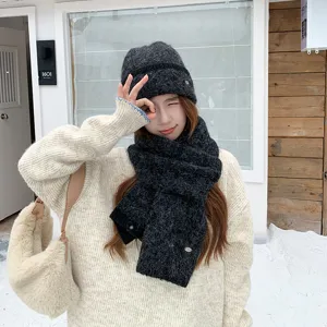 Winter warme gebreide muts en sjaal set voor vrouwen, zachte wolmix effen kleur wintermode.