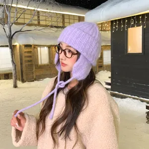 Mujer invierno gorro de punto ushanka cálido orejeras morado gorra nieve escena vista principal