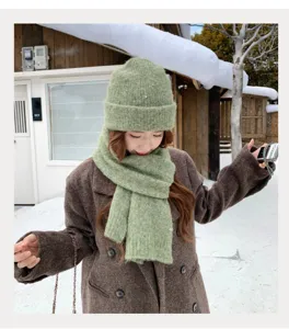 Conjunto de gorro y bufanda de punto de invierno estilo coreano, cuello verde cálido para mujer.