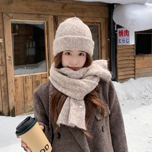 Conjunto de gorro y bufanda de punto acogedor para mujeres, accesorio de moda de invierno.