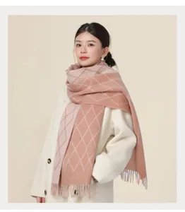Women's stylish winter warm diamond pattern tassel scarf elegant korean style neckerchief