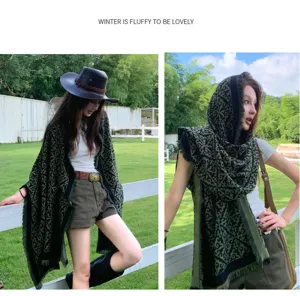 Eleganter Damen Winter warmer gemusterter Schal und Umhang mit Fransen für kalte Tage.