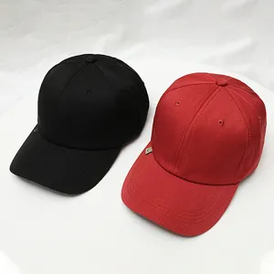 Classic couple baseball cap with curved brim, stylish plain sun shade hat for daily wear.