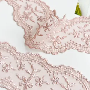 Ruban de dentelle brodé rose, motif floral élégant pour couture diy et décoration de foulard.