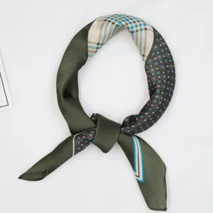 Foulard carré imprimé pour femme à la mode, écharpe élégante pour le cou au quotidien.