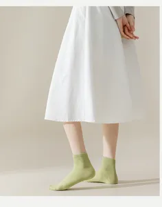 Sommer dünne kurze Socken Detailansicht, bequeme gekämmte Baumwolle einfarbige Socken.