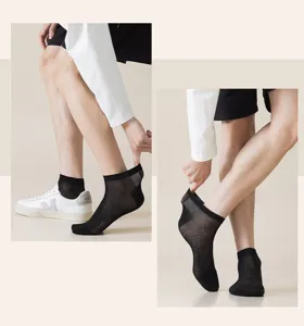Herren Sommer dünne Maulbeerseide atmungsaktive Mesh Kurzsocken einfarbige Alltagssocken