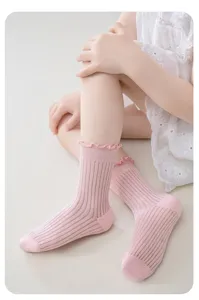 Süße rosa Rüschen-Wadensocken für kleine Mädchen, atmungsaktive Mesh-Baumwollsocken für Babys.