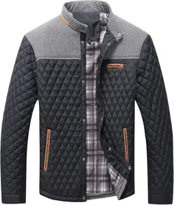 Herren gesteppte Winterjacke Detailansicht, stilvolles Patchwork-Design mit kariertem Futter.