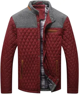 Herren Steppjacke Detail, mit Rautensteppung und kontrastierendem Schultereinsatz.