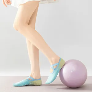 Damen Yoga Socken mit Anti-Rutsch Silikon und Kreuzriemen für Fitness und Tanz