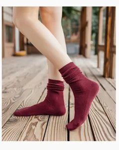 Damen weinrote gerippte mittelhohe Stinos Socken japanischer Stil Baumwollstrümpfe für Freizeit