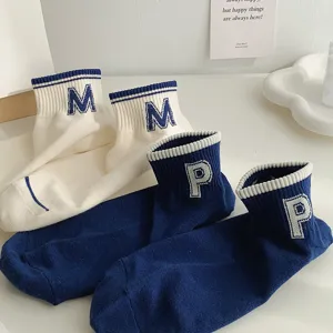 Chaussettes courtes en coton pour femme, chaussettes rayées avec lettres M et P, style décontracté.