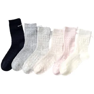 Damen Ballett Stil Wadenstrumpf mit süßer Schleife Spitze hohl atmungsaktiv dünnes Design.