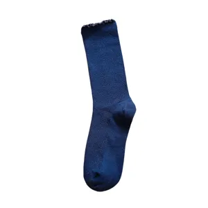 Damen Einfarbig Mid-Tube Slouch Socken mit süßem gerollten Rand für den täglichen Look.