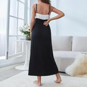 Élégante chemise de nuit nuisette noire et blanche, longue robe de nuit à bretelles.