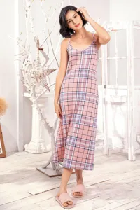 Camisón largo sin mangas de cuadros rosas detalle, ropa de dormir suave y cómoda para mujer verano.