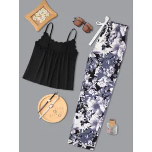 Set pigiama floreale da donna con canotta in pizzo e pantaloni lunghi, comodo abbigliamento da casa.