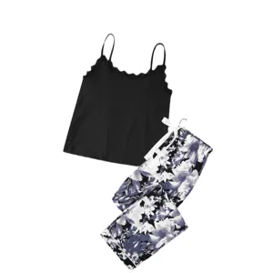 Set Pigiama Donna Top con Bordo in Pizzo e Pantaloni Lunghi con Stampa Floreale Bella