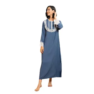 Chemise de nuit à manches longues pour femmes avec col en dentelle, style cour élégant.