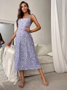Chemise de nuit mi-longue à fines bretelles et motif floral d'été, vêtement de maison.
