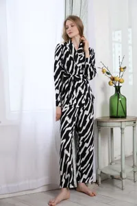 Damen Herbst Langarm Pyjama Set, schwarz-weißer abstrakter Druck Loungewear Detail Ansicht.