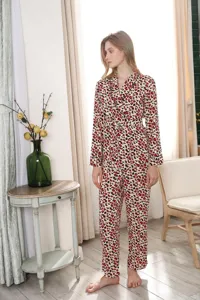 Damen Herbst Winter Langarm Pyjama Set Detailansicht, bequeme rote Leo Nachtwäsche